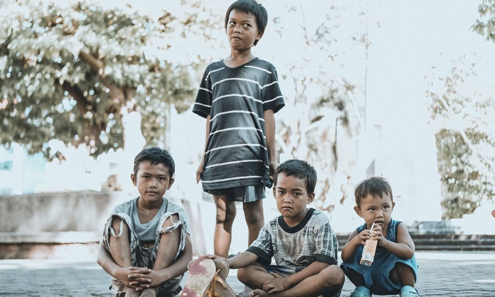 kids-on-street kids-on-street